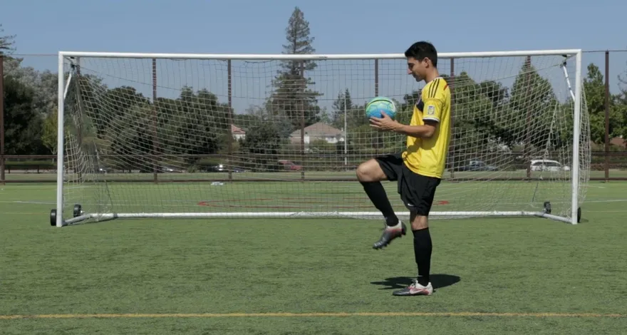 Comment jongler avec un ballon de football