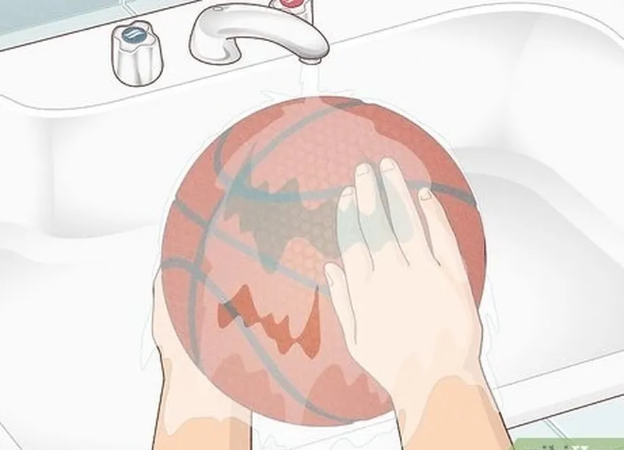 étape 1 rincer le ballon de basket à l'eau fraîche.