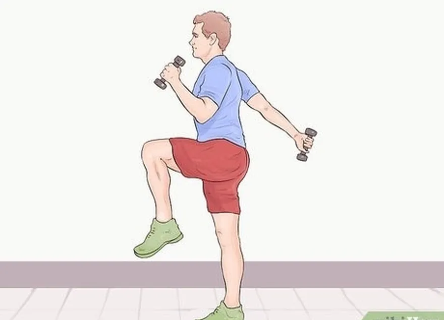 étape 4 effectuez une série de 25 montées de genoux tout en faisant travailler vos triceps.