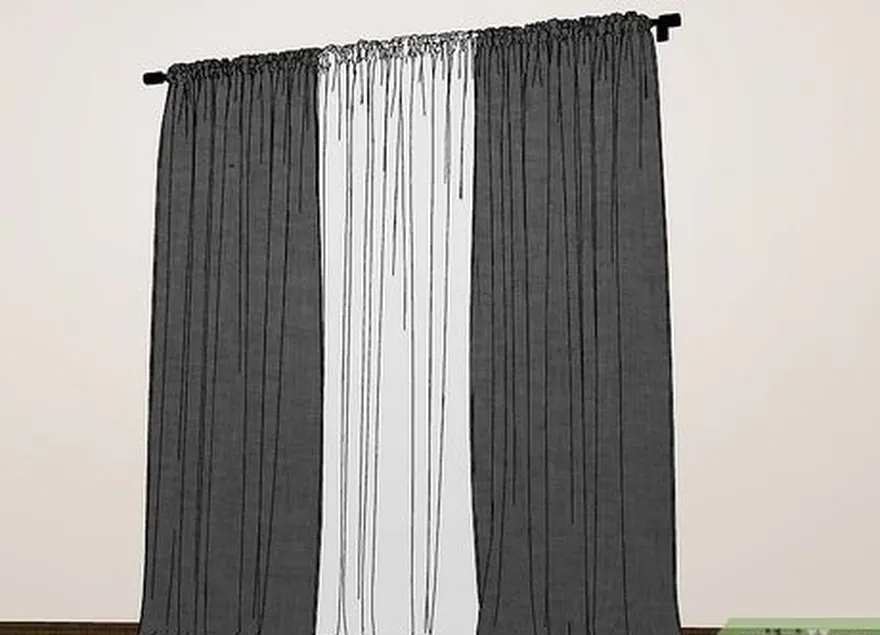 si les bouchons d'oreille ne sont pas't cutting it, soundproof curtains can help.