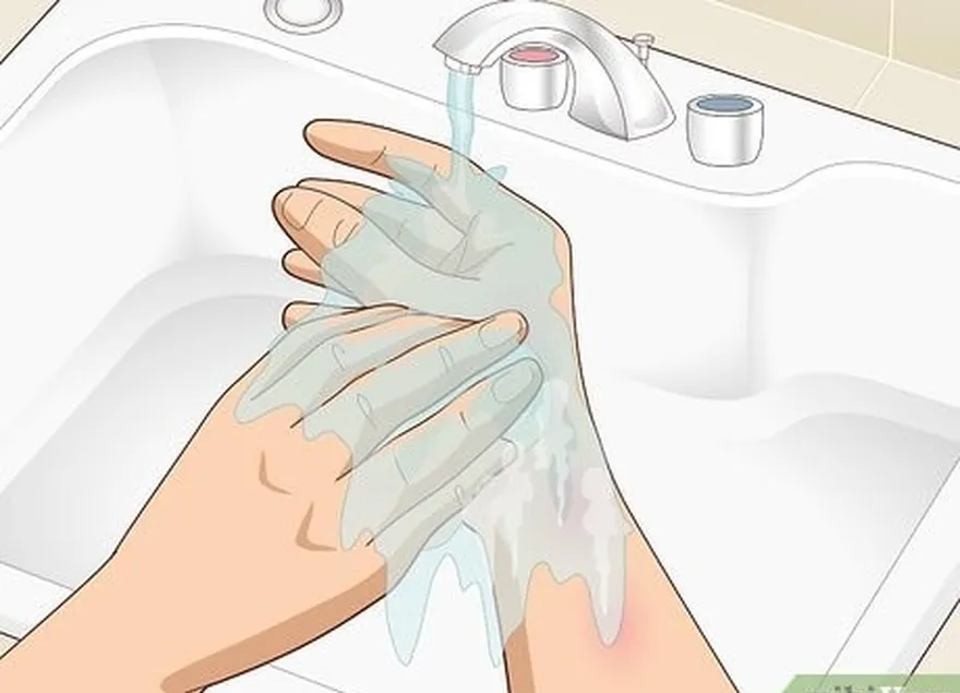 étape 2 rincez votre peau avec de l'eau et du savon pour éliminer l'huile végétale.