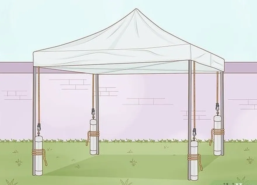 étape 8 reliez chaque poids à l'armature de votre tente à l'aide d'un sandow ou d'une corde.