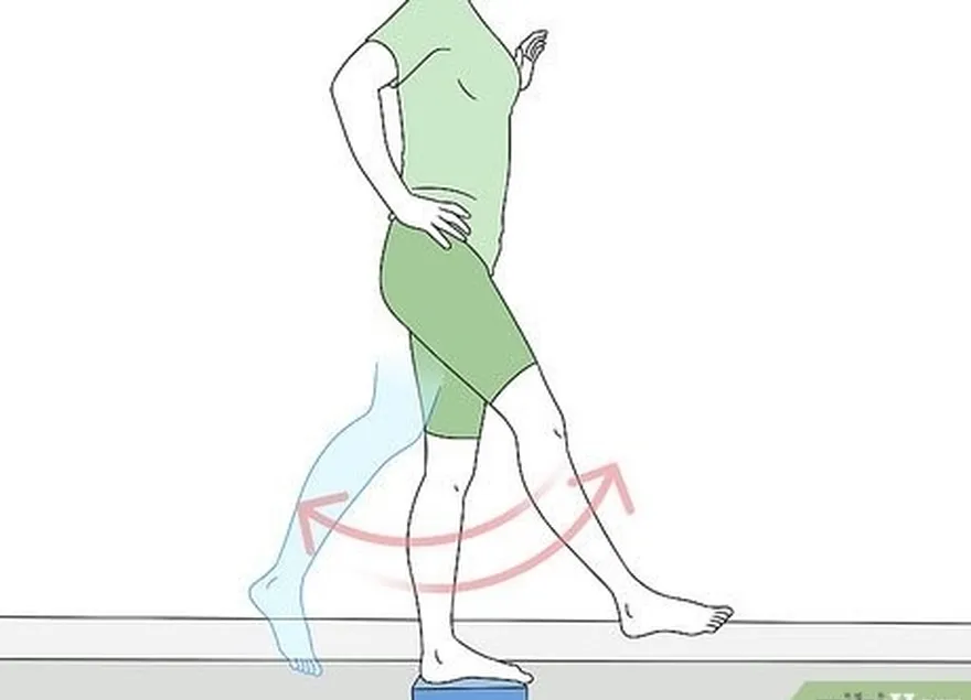 étape 4 faites des balancements de jambes pour améliorer la souplesse de vos hanches et de vos jambes.