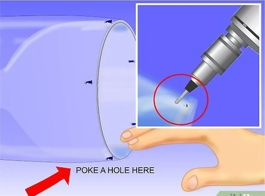 étape 1 fixez un poids au fond de la bouteille.