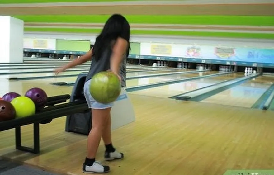 étape 2 imiter d'autres joueurs de bowling.