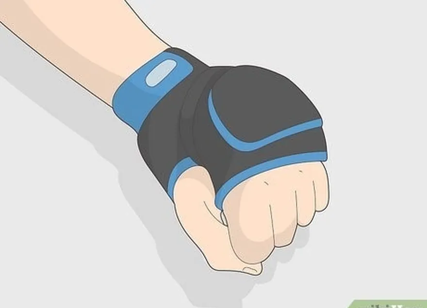 étape 1 utilisez des gants lestés avec les exercices de frappe pour augmenter votre vitesse.