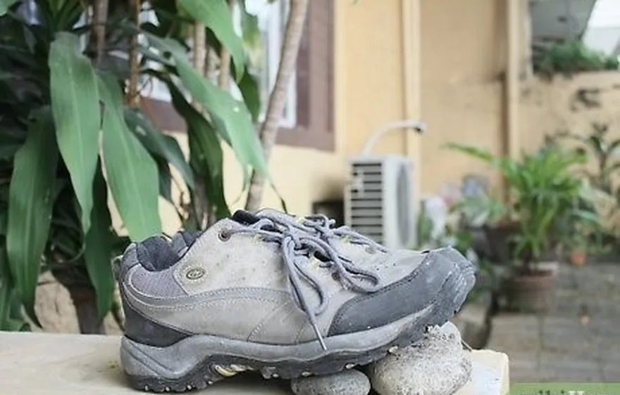 étape 7 placez les chaussures au soleil pendant une journée.