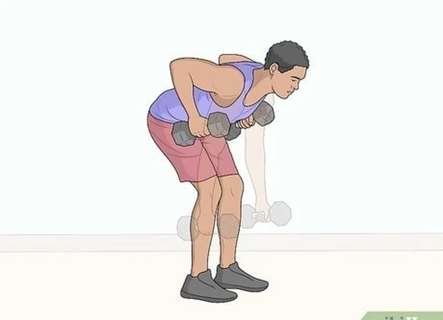 étape 1 effectuez des flexions d'haltères ou d'haltères en position penchée pour travailler les muscles du dos et de la poignée.