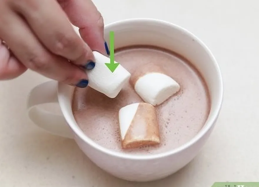 étape 5 déposez vos guimauves sur un chocolat chaud ou un dessert.