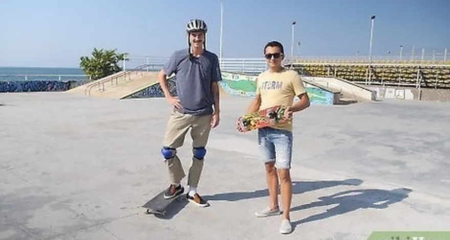 étape 5 envisagez de demander à quelqu'un que vous connaissez et qui est doué pour le skateboard de vous enseigner.'s good at skateboarding to teach you.